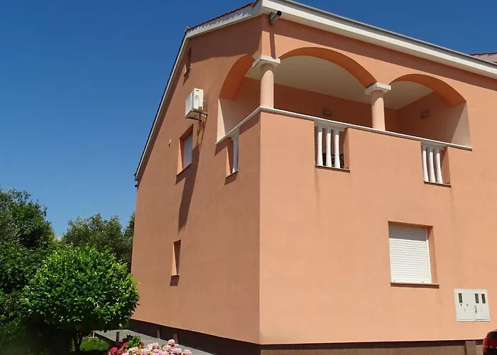 Luna - Two Bedroom